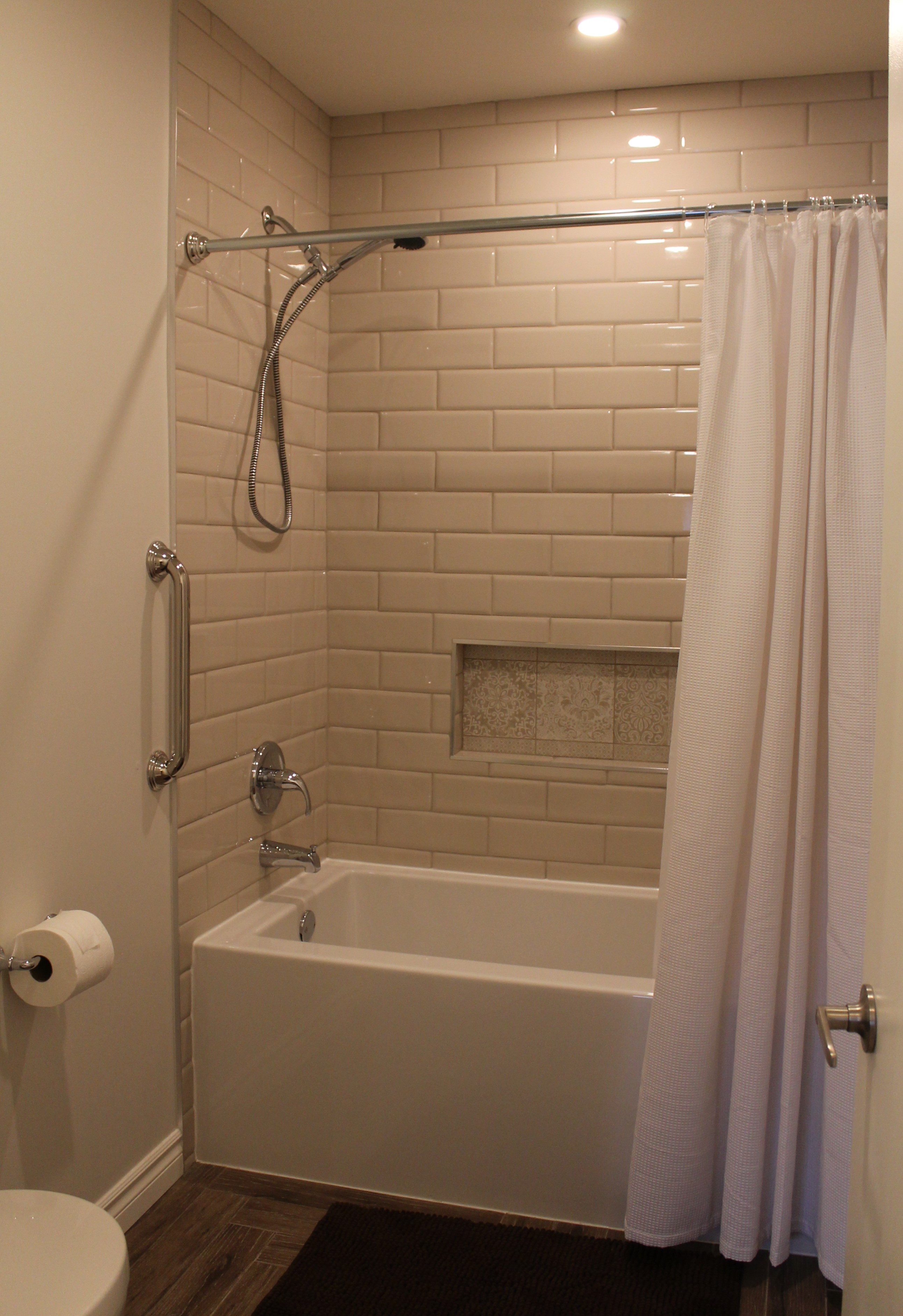 Champlain · Bathroom — Gîte du Survenant, Montréal