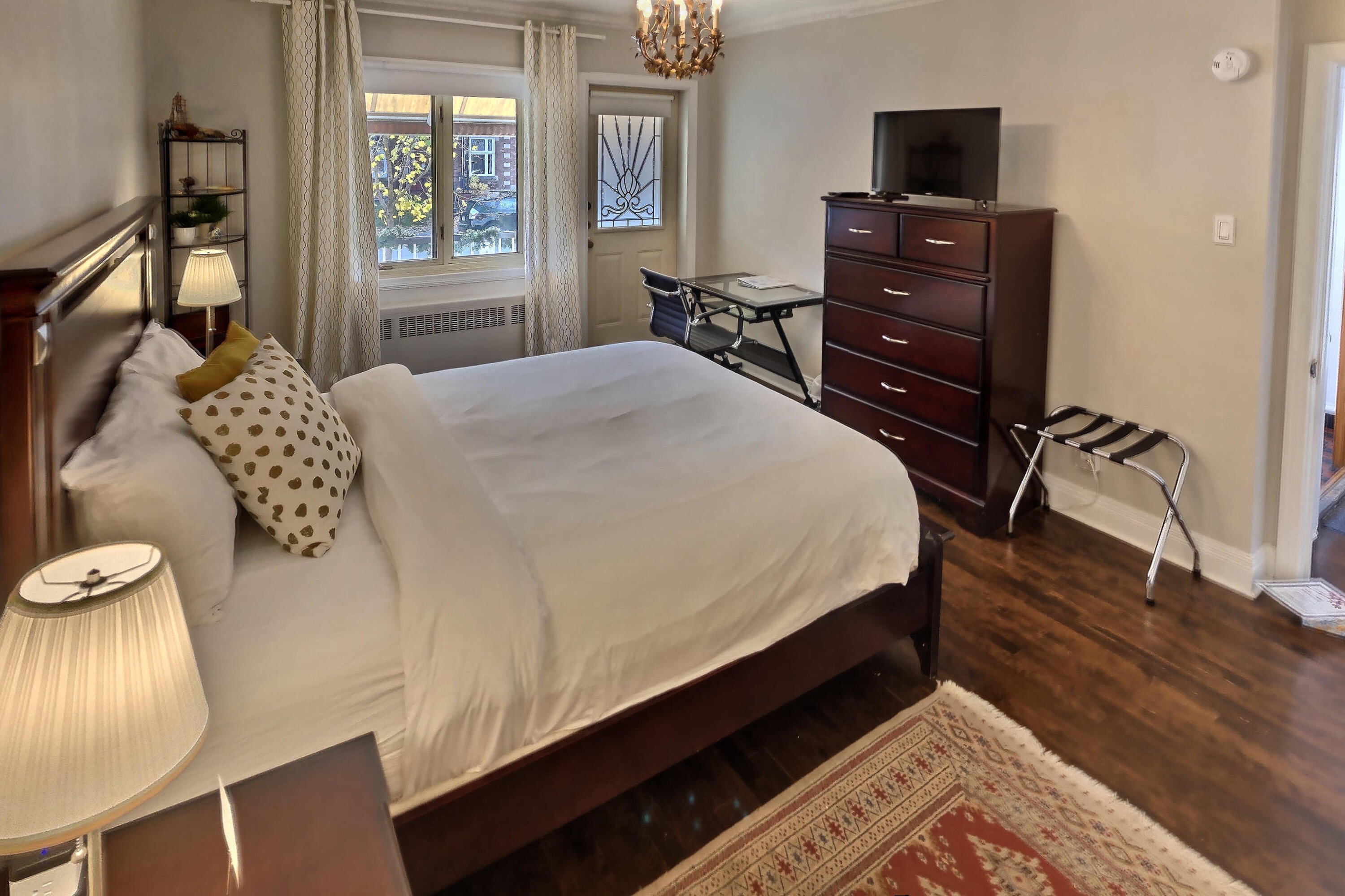 Ville-Marie · Photo 1 — Gîte du Survenant, Montréal
